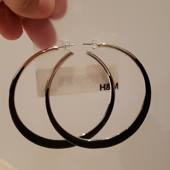 Earrings - Picture 2 of 3